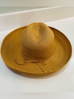 Barney’s New York Summer Straw Hat